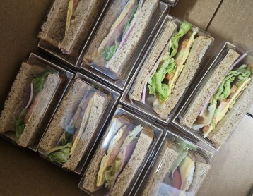 수제 샌드위치 반쪽